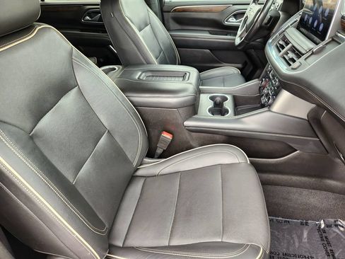 Used 2021 Chevrolet Suburban Premier AWD/4WD image 5