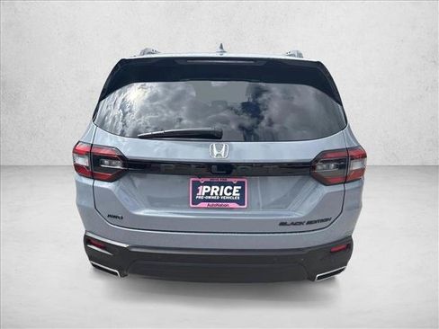 Used 2025 Honda Pilot Black Edition image 4