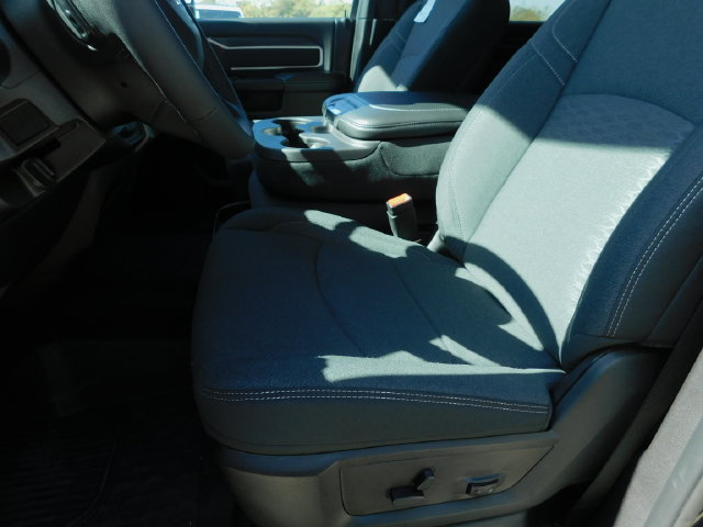 New 2026 RAM 3500 Big Horn AWD/4WD image 10