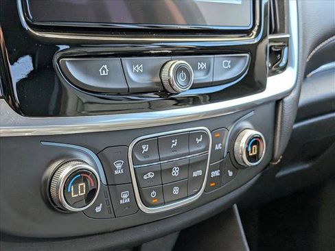 Used 2019 Chevrolet Traverse LT w/ LT Premium Package image 15