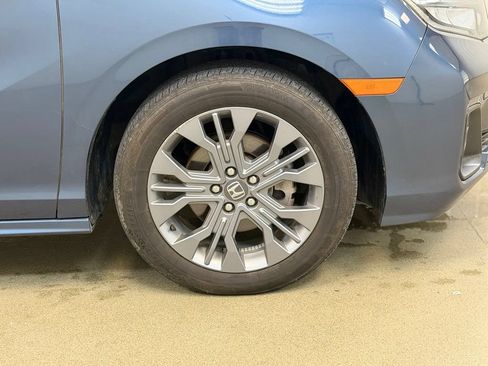 Used 2026 Honda Odyssey Touring image 4