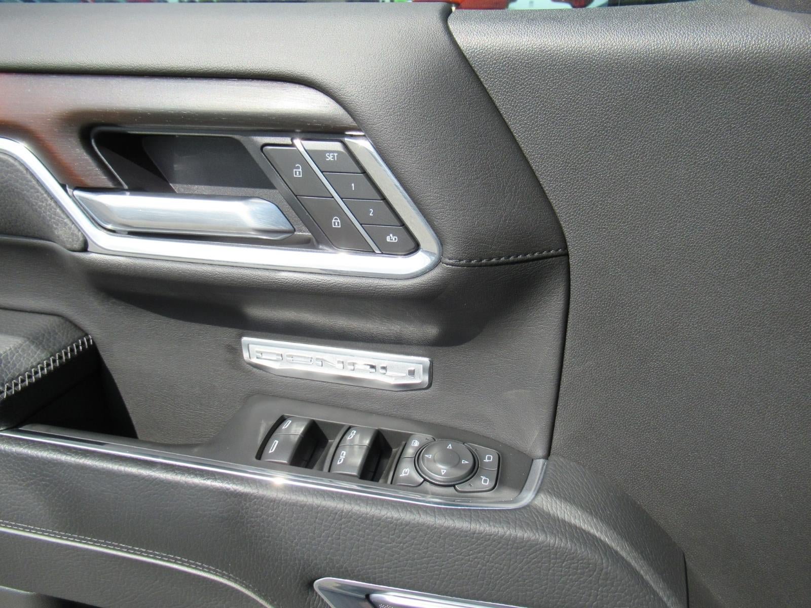 Used 2025 GMC Sierra 1500 Denali w/ Denali Reserve Package AWD/4WD image 27