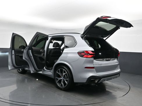 Used 2024 BMW X5 xDrive40i w/ M Sport Package AWD/4WD image 27