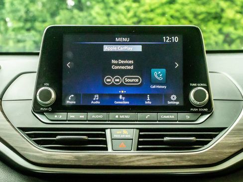 Used 2024 Nissan Altima 2.5 SV FWD image 17
