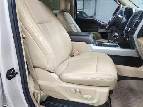 Used 2018 Ford F150 Lariat image 38