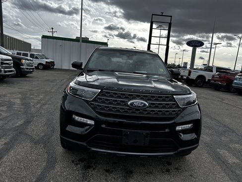 Used 2022 Ford Explorer XLT w/ Equipment Group 202A image 9