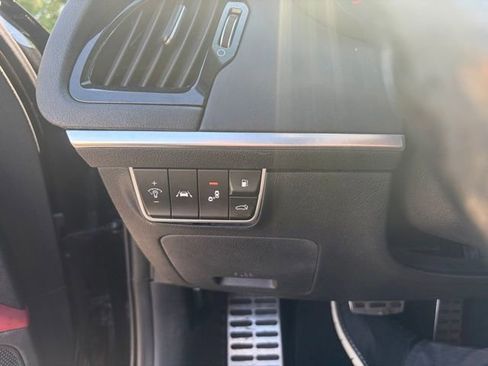 Used 2018 Kia Stinger GT2 AWD/4WD image 33