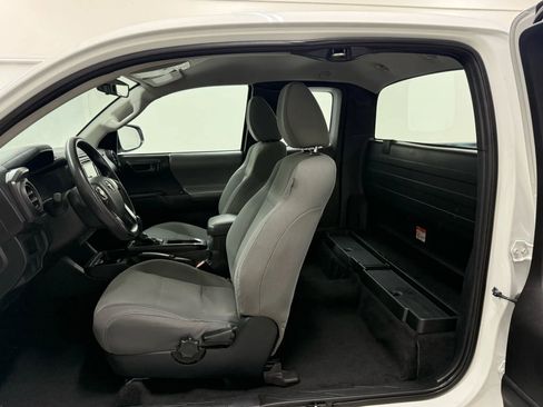 Used 2017 Toyota Tacoma 2WD Access Cab image 14