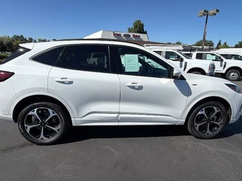 Used 2024 Ford Escape ST-Line Elite w/ Premium Technology Package AWD/4WD image 3
