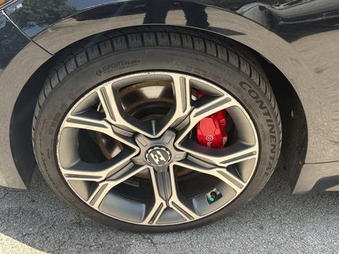 Used 2019 Kia Stinger GT1 AWD/4WD image 10