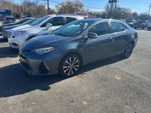 Used 2017 Toyota Corolla SE image 1