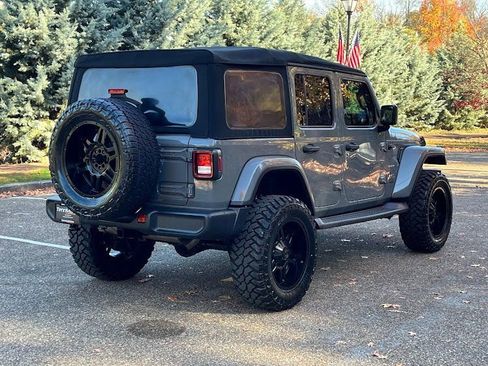 Used 2018 Jeep Wrangler Unlimited Sahara image 24