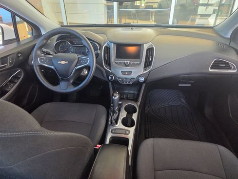 Used 2019 Chevrolet Cruze LT FWD image 28