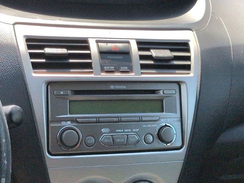 Used 2012 Toyota Yaris Sedan image 16