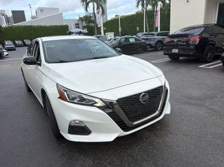 Used 2021 Nissan Altima 2.5 SR w/ SR Premium Package FWD video 3