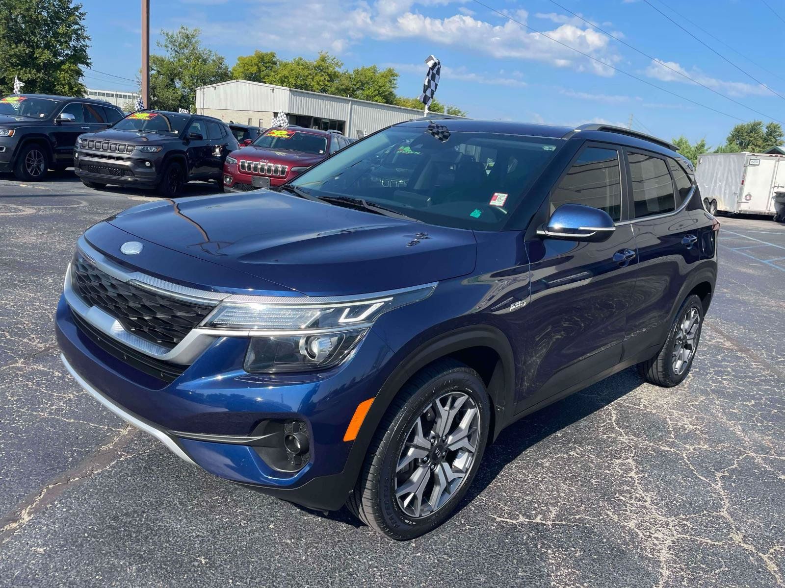 Used 2021 Kia Seltos EX AWD/4WD image 3