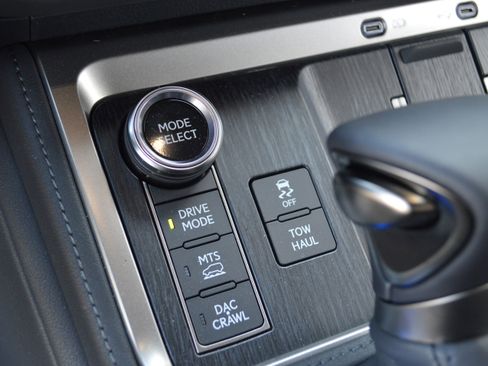 Used 2025 Lexus GX 550 image 24