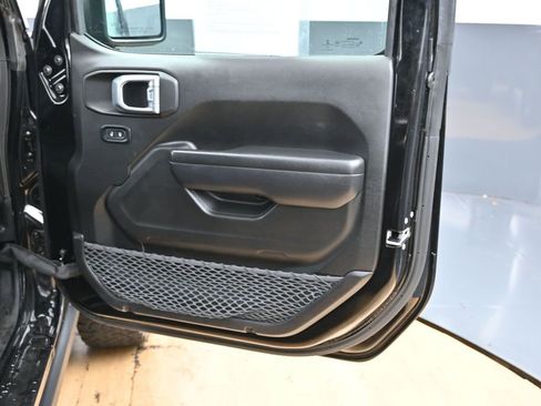 Used 2023 Jeep Wrangler Unlimited Rubicon 4xe AWD/4WD image 38