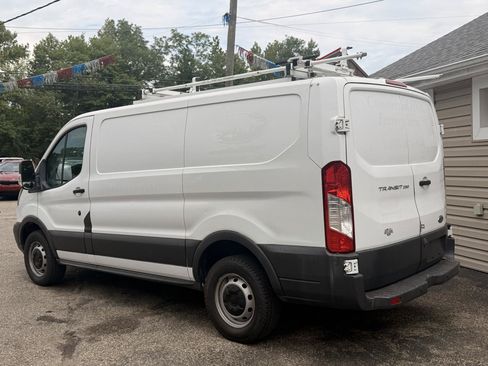 Used 2015 Ford Transit 250 130 Low Roof RWD image 4