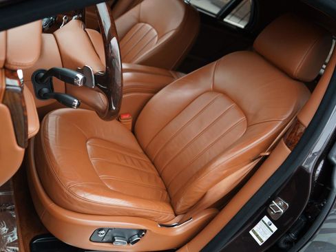 Used 2011 Bentley Mulsanne image 18