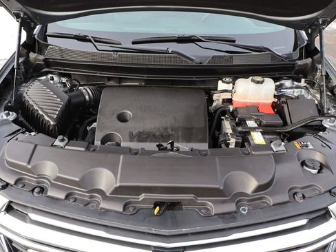 Used 2023 Chevrolet Traverse LT image 49