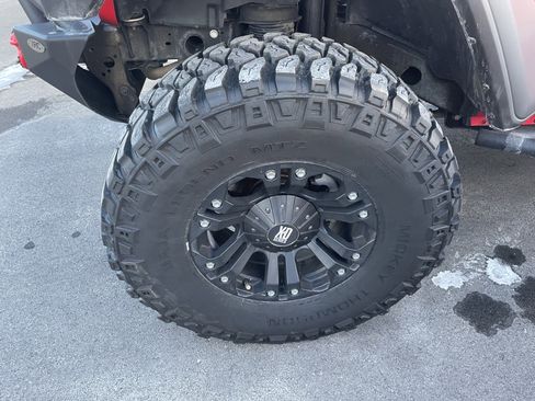 Used 2018 Jeep Wrangler Unlimited Sport image 9