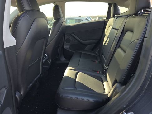 Used 2021 Tesla Model Y Long Range image 4