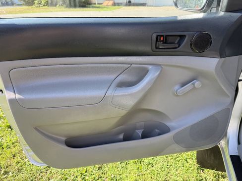 Used 2013 Toyota Tacoma 4x4 Regular Cab image 9