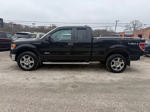 Used 2011 Ford F150 XLT w/ XLT Chrome Pkg image 2