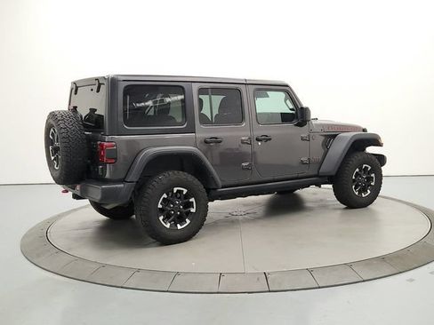 Used 2025 Jeep Wrangler Unlimited Rubicon AWD/4WD image 8