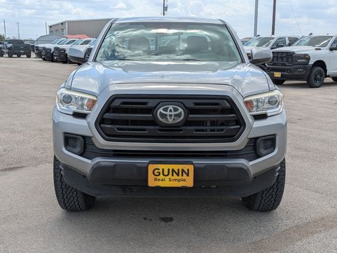 Used 2019 Toyota Tacoma SR w/ SR Convenience Package image 8