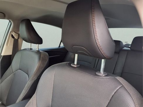 Used 2025 Toyota Camry XLE FWD image 17