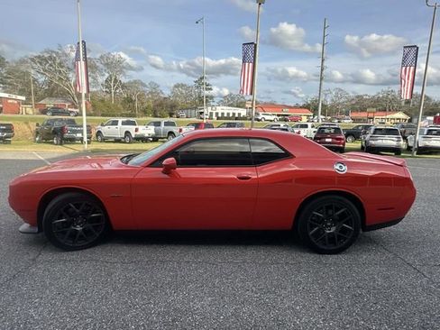 Used 2019 Dodge Challenger R/T image 10
