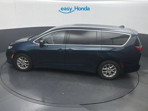 Used 2025 Chrysler Pacifica Select FWD image 22