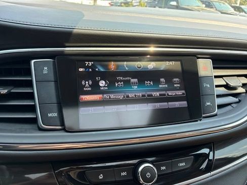 Used 2019 Buick Enclave Premium w/ Experience Buick Package FWD image 21