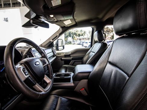 Used 2017 Ford F250 XLT w/ XLT Premium Package image 26