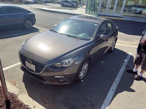 Used 2016 MAZDA MAZDA3 i Touring FWD image 2