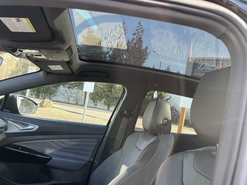 Used 2023 Volkswagen ID.4 Pro S image 19