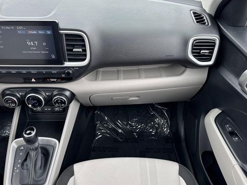 Used 2022 Hyundai Venue SEL FWD image 28