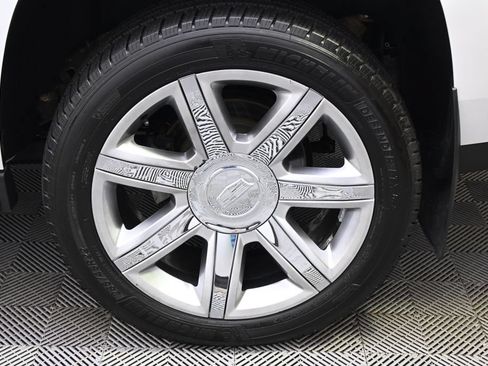 Used 2016 Cadillac Escalade Luxury AWD/4WD image 20
