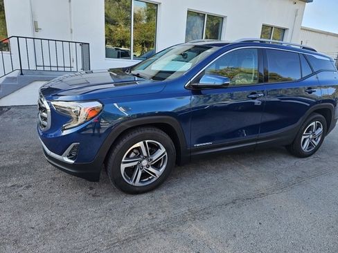 Used 2021 GMC Terrain SLT image 2