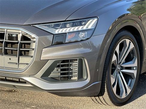 Used 2019 Audi Q8 Prestige w/ Luxury Package image 8