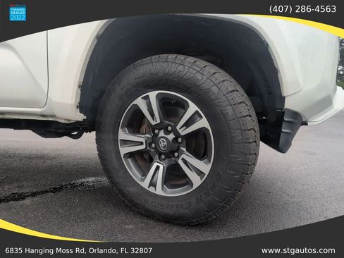 Used 2017 Toyota Tacoma TRD Sport w/ Premium & Technology Package AWD/4WD image 29