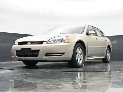 Used 2009 Chevrolet Impala LT FWD image 40