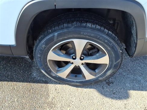 Used 2022 Jeep Cherokee Limited image 7