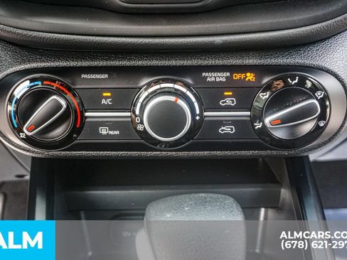 Used 2025 Kia Soul LX w/ LX Technology Package FWD image 40