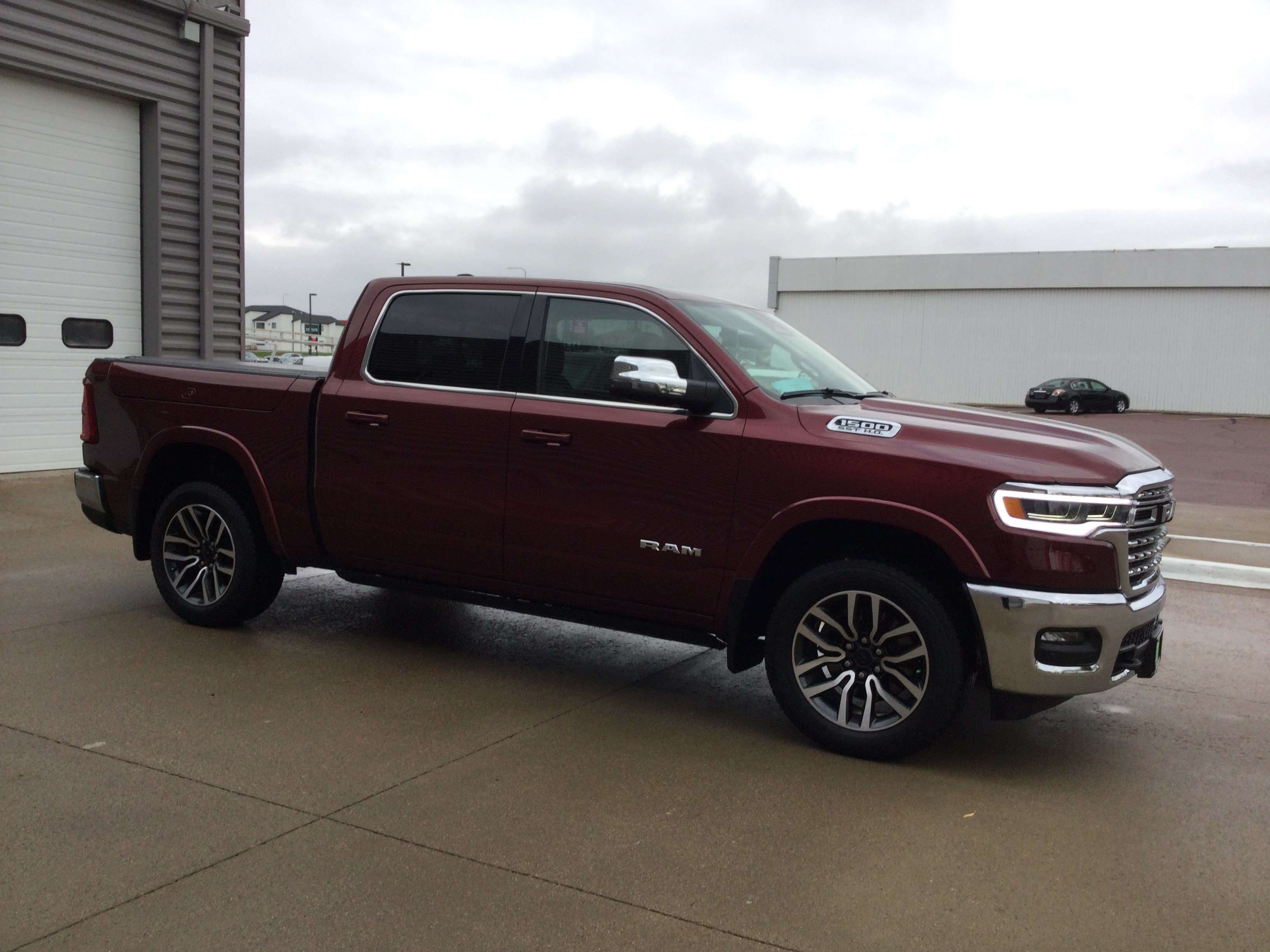 Used 2025 RAM 1500 Limited AWD/4WD image 4
