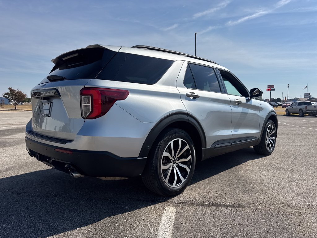 Used 2024 Ford Explorer ST-Line w/ Class IV Trailer Tow Package RWD image 7