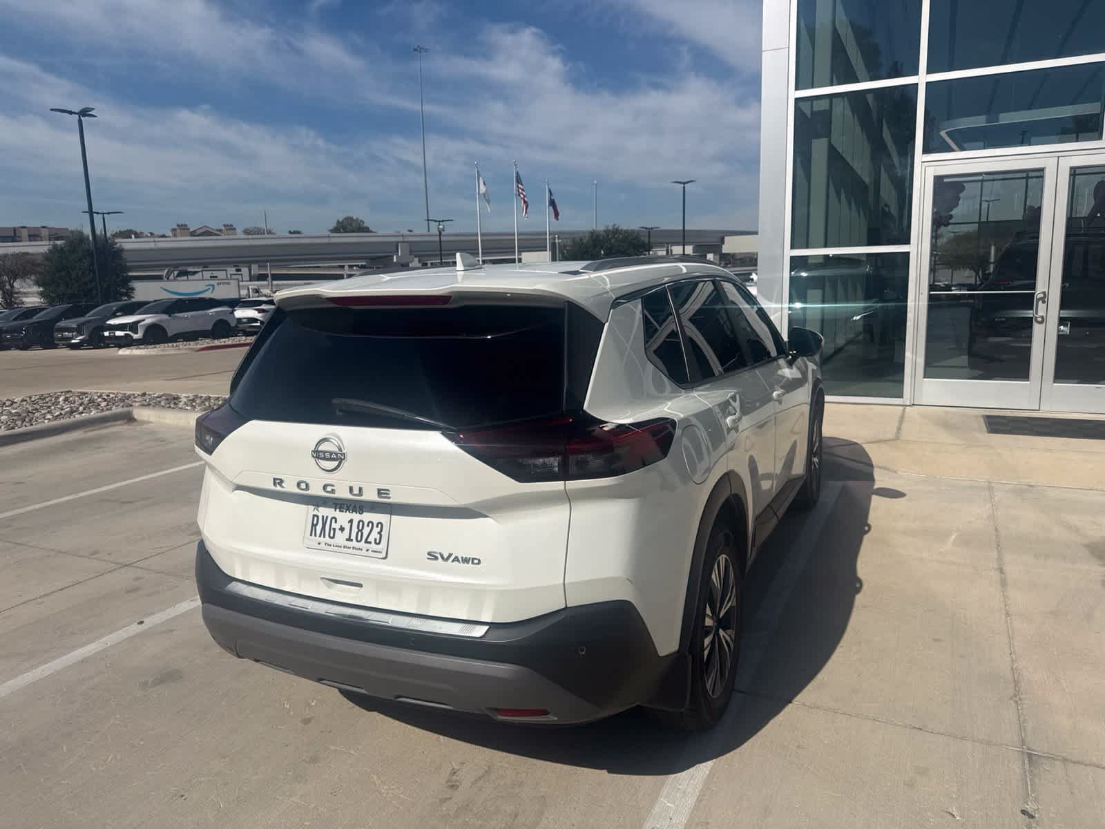 Used 2022 Nissan Rogue SV w/ SV Premium Package AWD/4WD image 4