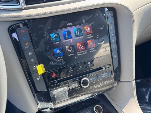 New 2025 INFINITI QX50 Luxe image 11